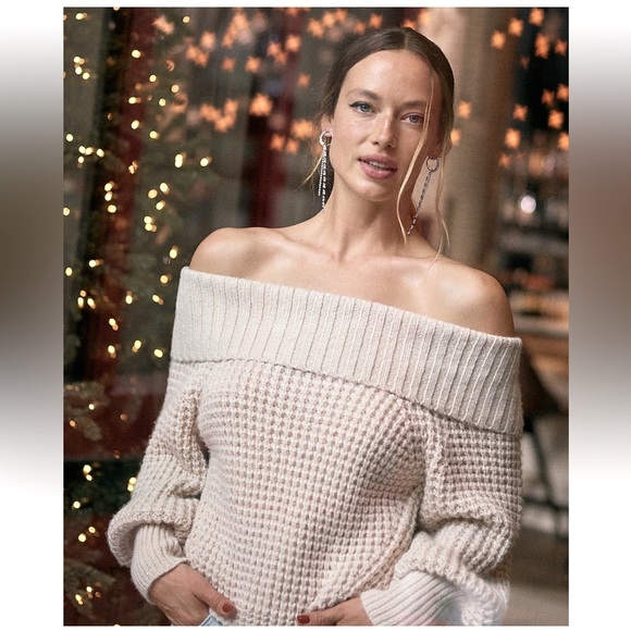 Women’s Express off the shoulder Sweater!!!! 🤍🔥 - Picture 3 of 11